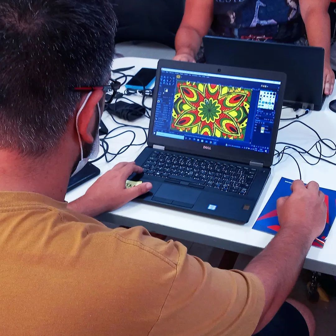 Oficina Luminária 3D Personalizada - Tecnologias e Artes