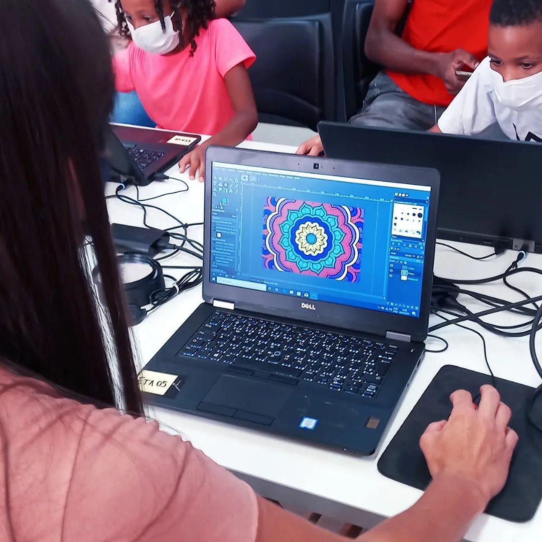 Oficina Luminária 3D Personalizada - Tecnologias e Artes